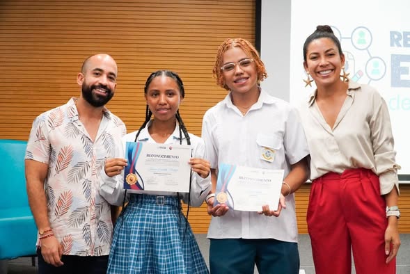 Reconocimiento A Jóvenes Líderes De Gobierno Escolar